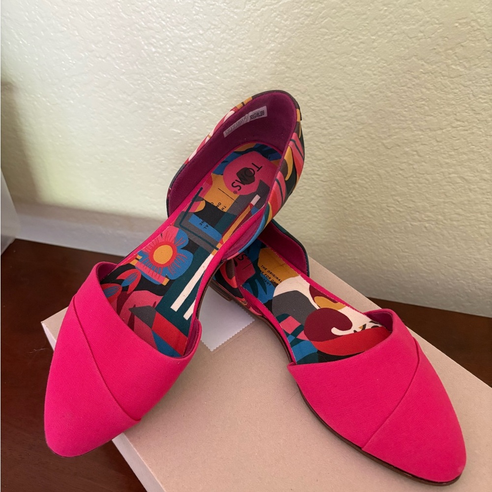 TOMS Women's Vibrant Pink Flats